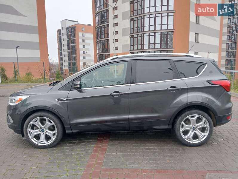 Позашляховик / Кросовер Ford Escape 2019 в Івано-Франківську