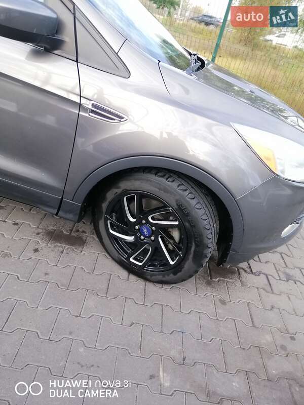 Позашляховик / Кросовер Ford Escape 2013 в Києві фото 37 Позашляховик / Кросовер Ford Escape 2013 в Києві