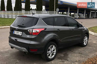 Позашляховик / Кросовер Ford Escape 2016 в Рівному