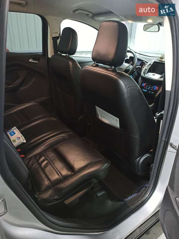 Внедорожник / Кроссовер Ford Escape 2017 в Виннице