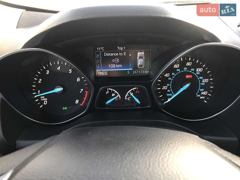 Внедорожник / Кроссовер Ford Escape 2013 в Окнах