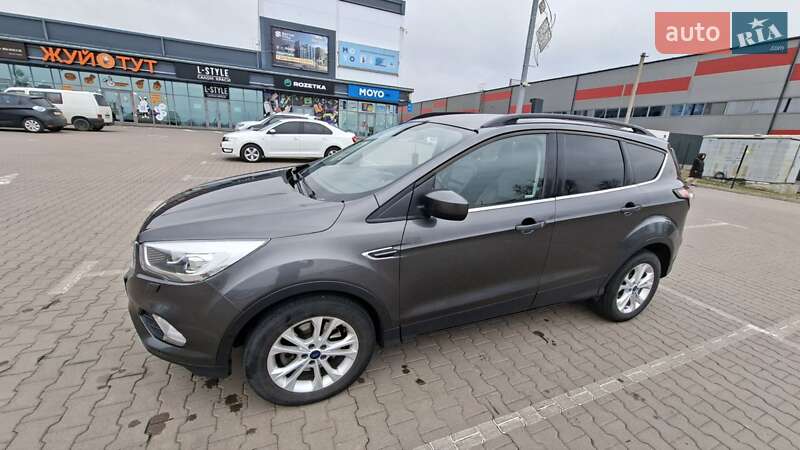 Внедорожник / Кроссовер Ford Escape 2016 в Софиевской Борщаговке