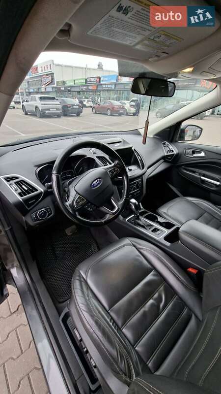 Внедорожник / Кроссовер Ford Escape 2016 в Софиевской Борщаговке