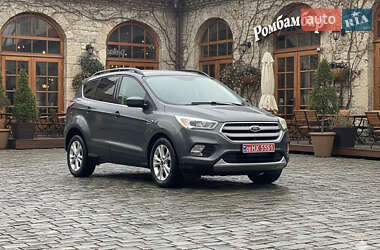 Позашляховик / Кросовер Ford Escape 2017 в Львові