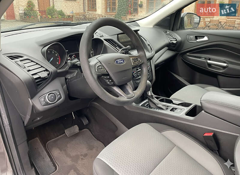 Внедорожник / Кроссовер Ford Escape 2017 в Львове