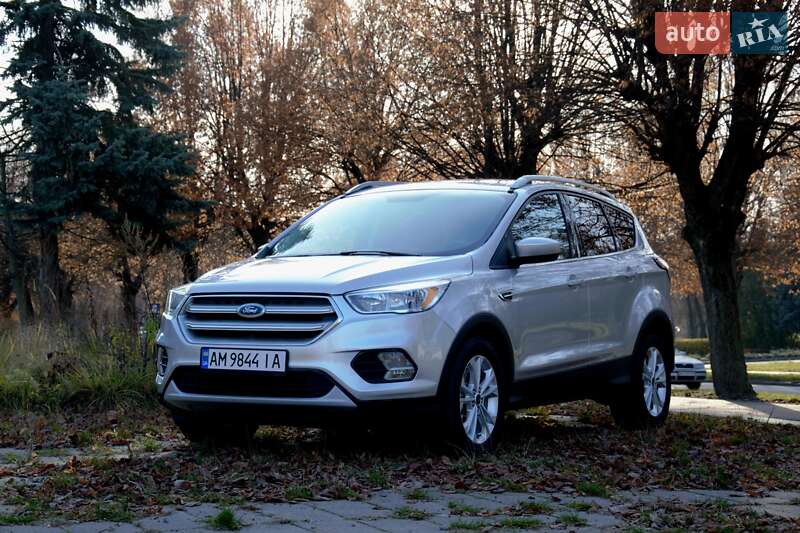 Позашляховик / Кросовер Ford Escape 2017 в Житомирі