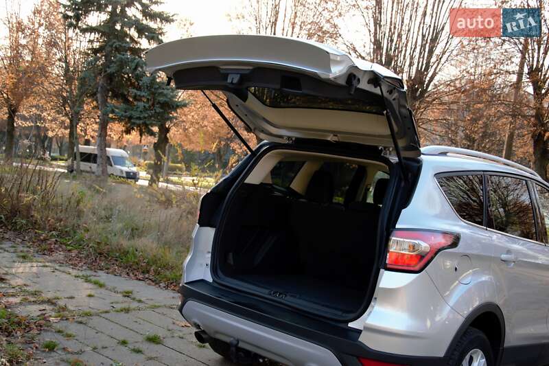 Позашляховик / Кросовер Ford Escape 2017 в Житомирі
