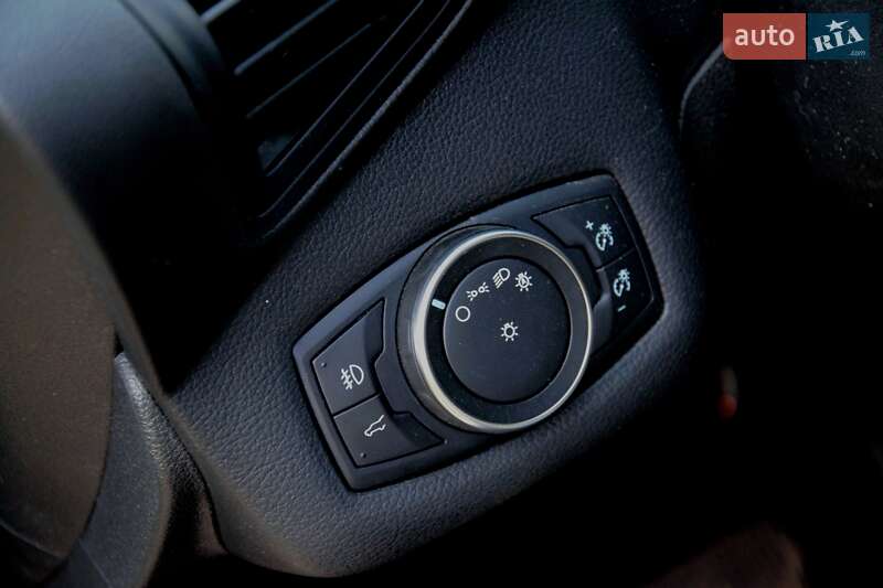 Позашляховик / Кросовер Ford Escape 2017 в Житомирі