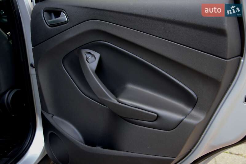 Позашляховик / Кросовер Ford Escape 2017 в Житомирі