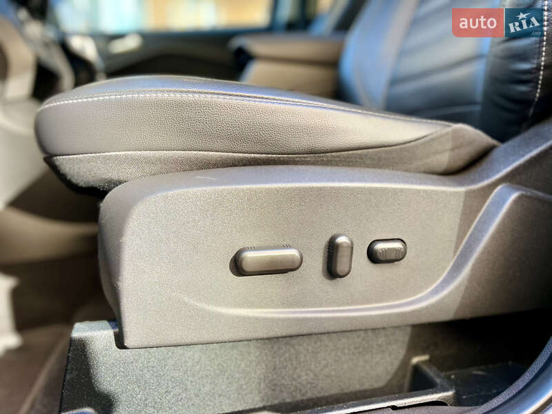 Внедорожник / Кроссовер Ford Escape 2018 в Киеве