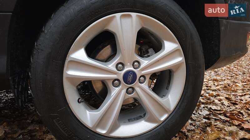 Внедорожник / Кроссовер Ford Escape 2015 в Львове
