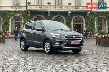 Внедорожник / Кроссовер Ford Escape 2017 в Львове