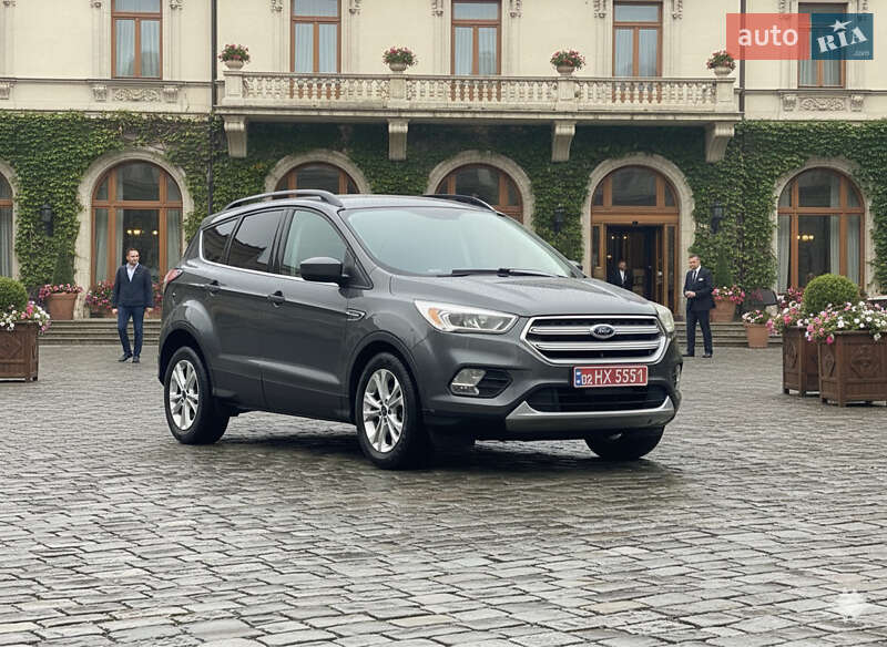 Внедорожник / Кроссовер Ford Escape 2017 в Львове