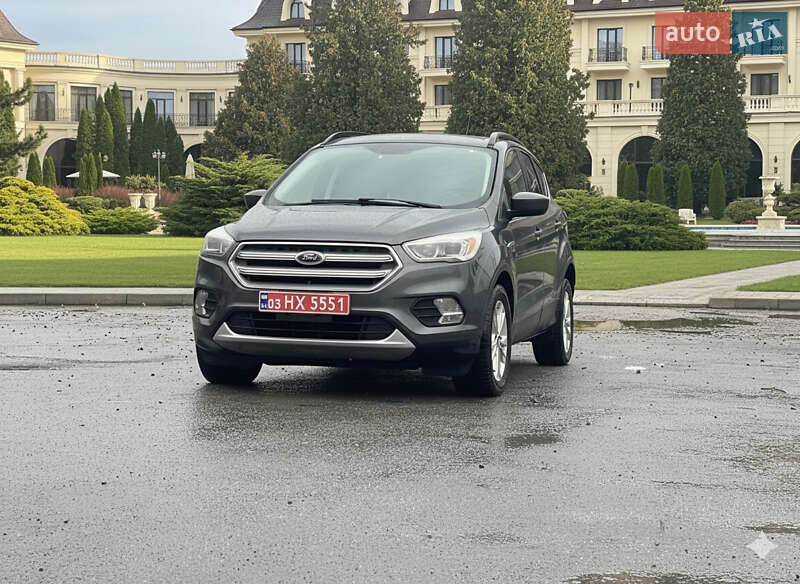 Внедорожник / Кроссовер Ford Escape 2017 в Львове