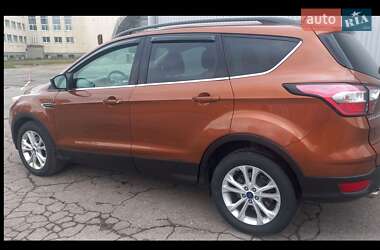 Внедорожник / Кроссовер Ford Escape 2017 в Полтаве