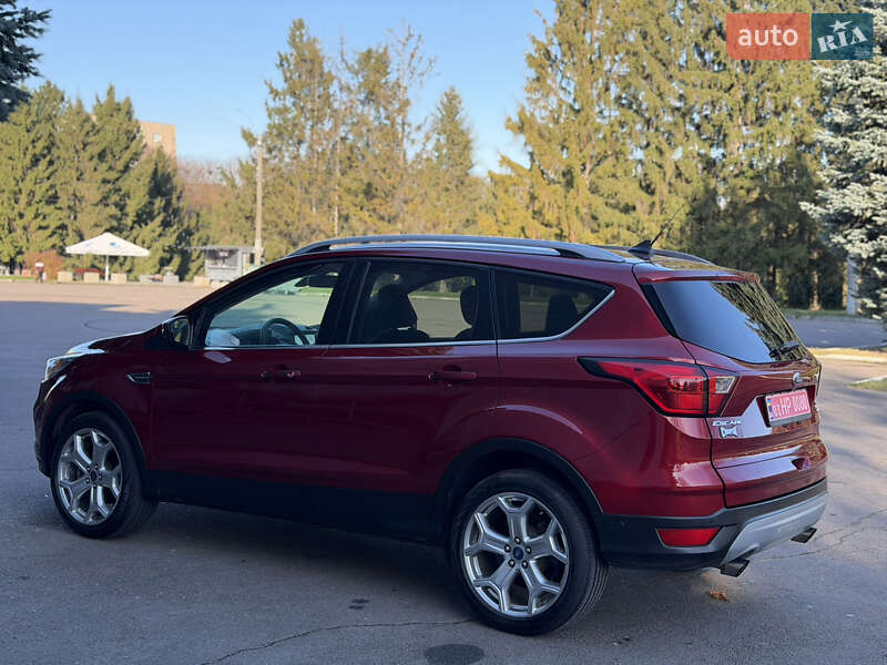 Внедорожник / Кроссовер Ford Escape 2019 в Ровно