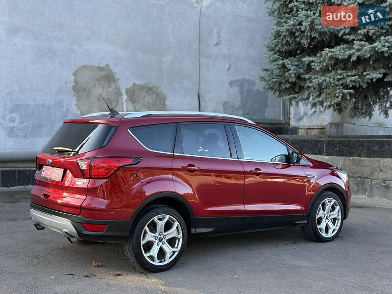 Внедорожник / Кроссовер Ford Escape 2019 в Ровно