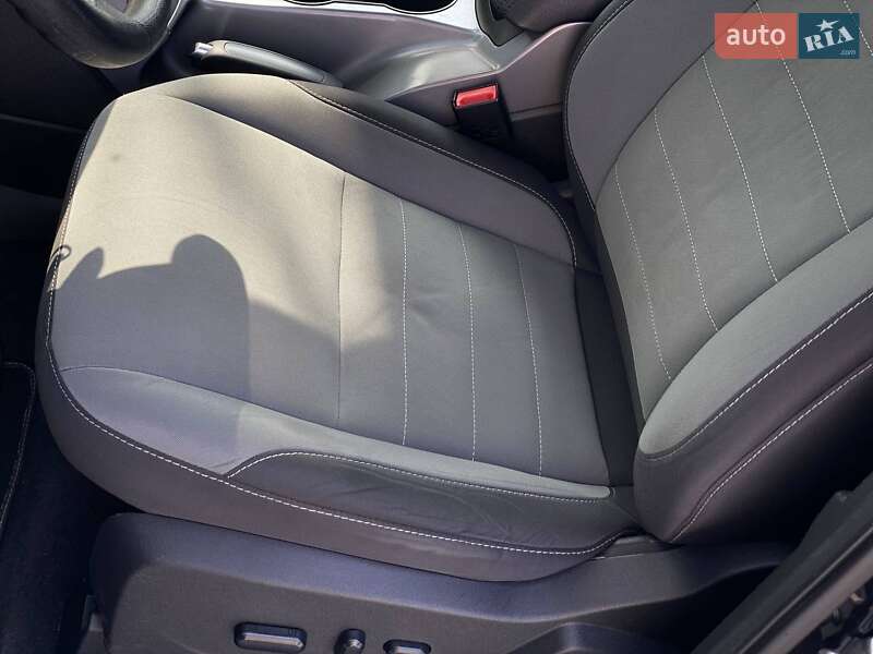 Внедорожник / Кроссовер Ford Escape 2015 в Киеве