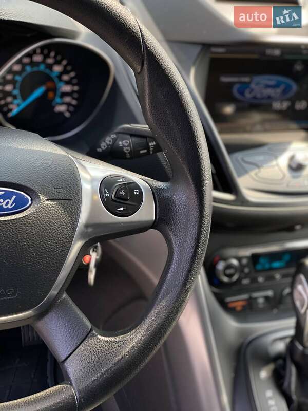 Внедорожник / Кроссовер Ford Escape 2015 в Киеве