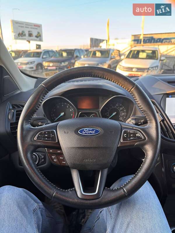 Позашляховик / Кросовер Ford Escape 2017 в Львові