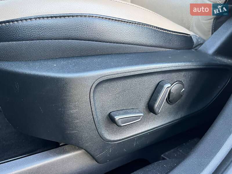 Позашляховик / Кросовер Ford Escape 2020 в Луцьку