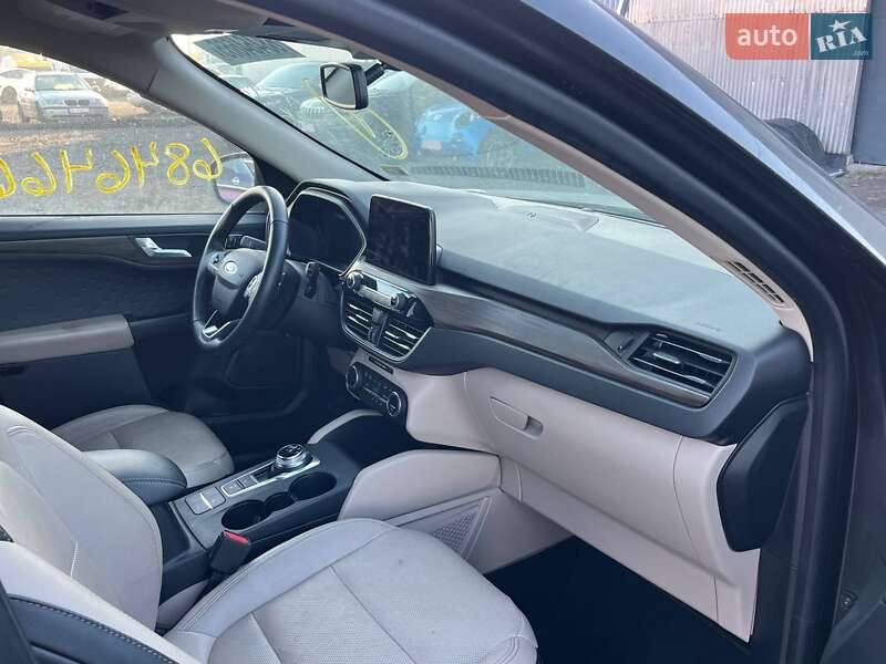 Позашляховик / Кросовер Ford Escape 2020 в Луцьку