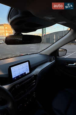 Внедорожник / Кроссовер Ford Escape 2020 в Киеве