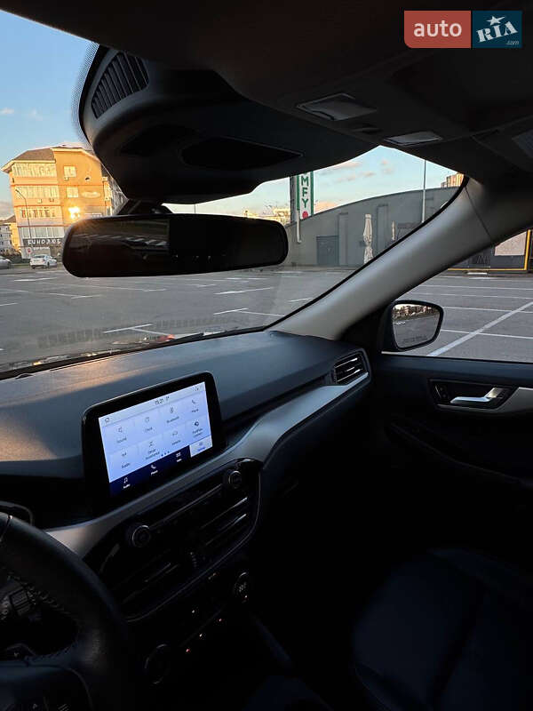 Внедорожник / Кроссовер Ford Escape 2020 в Киеве