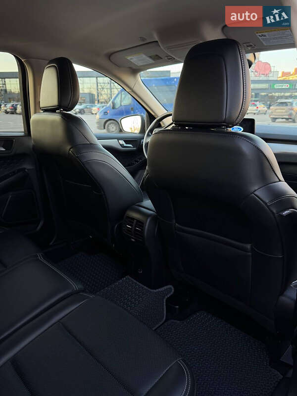 Внедорожник / Кроссовер Ford Escape 2020 в Киеве