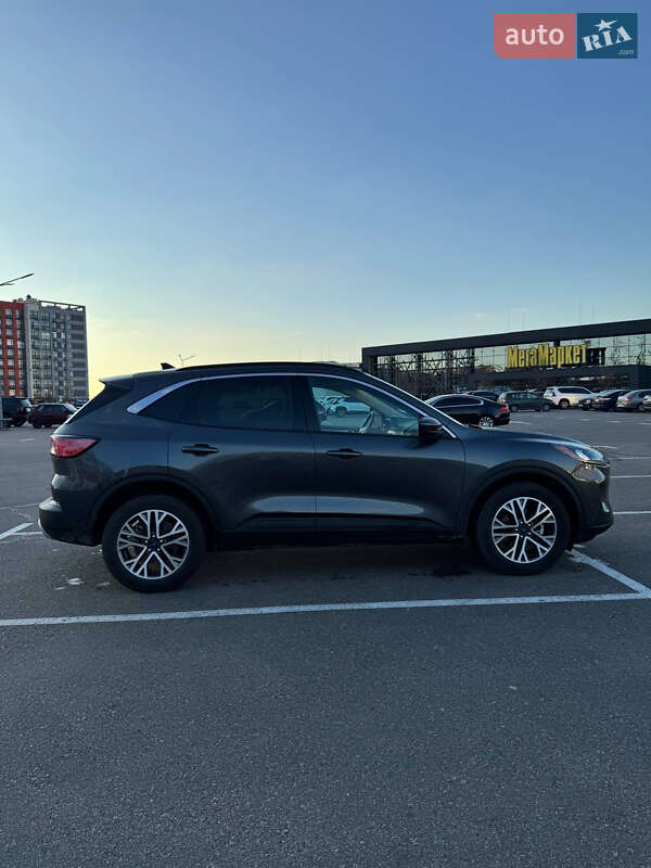 Внедорожник / Кроссовер Ford Escape 2020 в Киеве