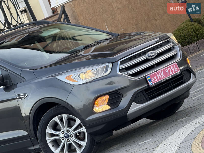 Позашляховик / Кросовер Ford Escape 2017 в Дрогобичі