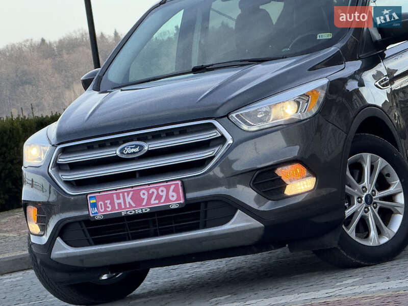 Позашляховик / Кросовер Ford Escape 2017 в Дрогобичі