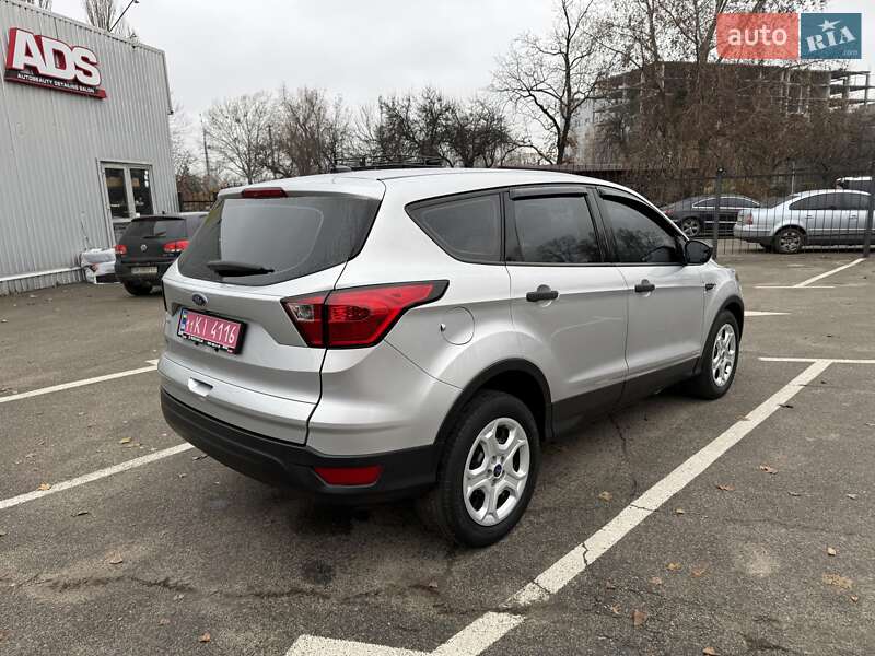 Внедорожник / Кроссовер Ford Escape 2019 в Киеве