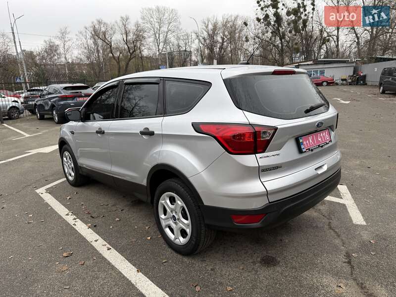 Внедорожник / Кроссовер Ford Escape 2019 в Киеве