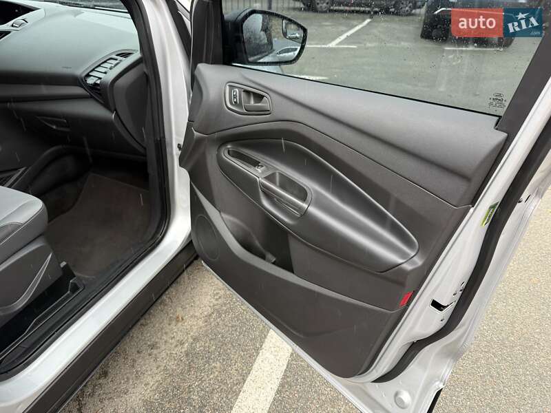 Внедорожник / Кроссовер Ford Escape 2019 в Киеве