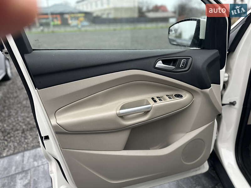 Внедорожник / Кроссовер Ford Escape 2015 в Виннице