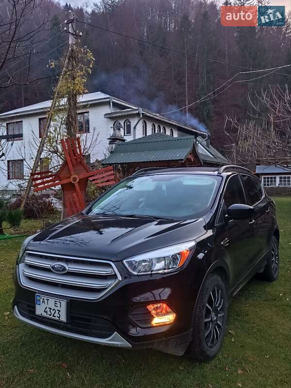 Внедорожник / Кроссовер Ford Escape 2018 в Косове