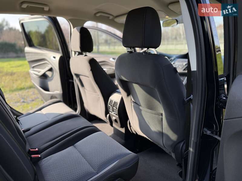 Внедорожник / Кроссовер Ford Escape 2017 в Днепре