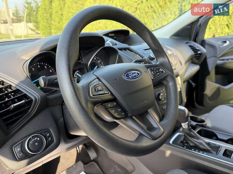 Внедорожник / Кроссовер Ford Escape 2017 в Днепре