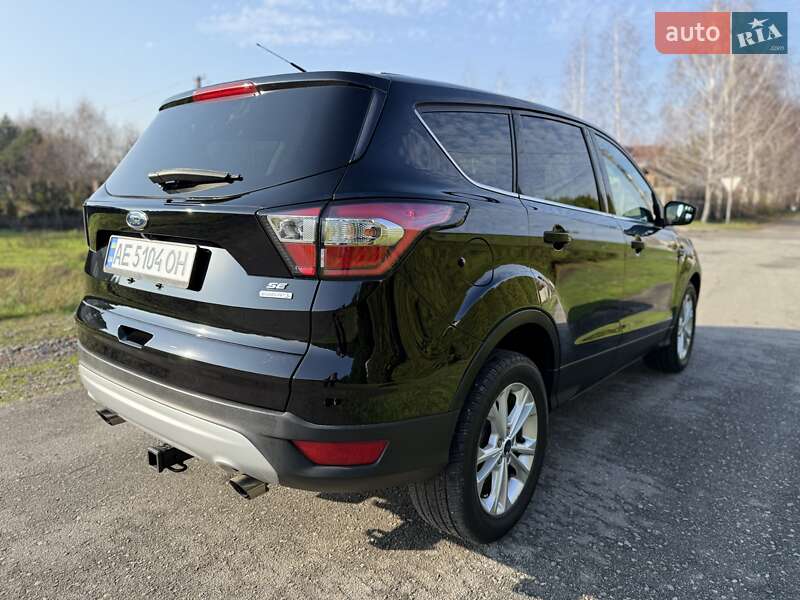 Внедорожник / Кроссовер Ford Escape 2017 в Днепре