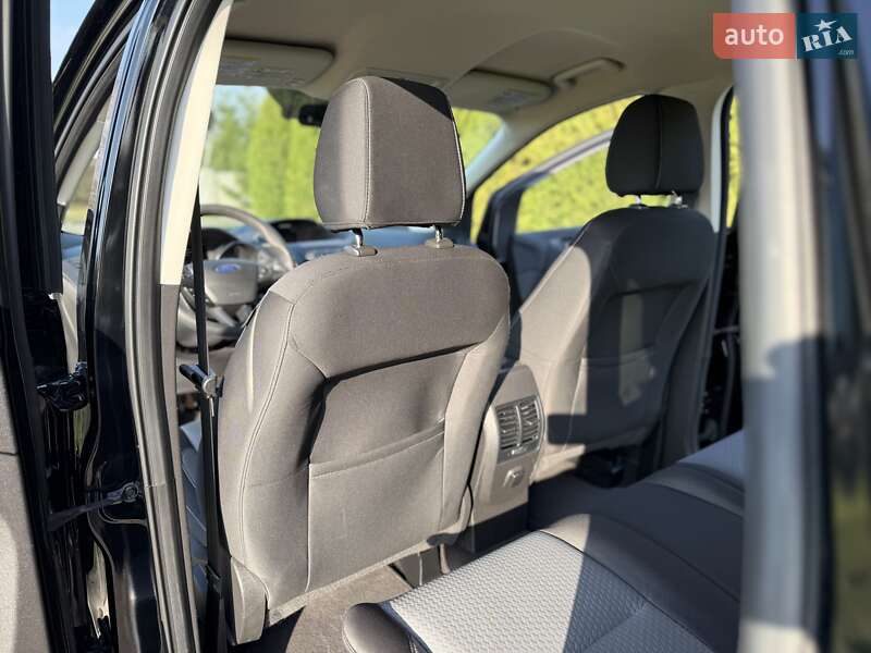 Внедорожник / Кроссовер Ford Escape 2017 в Днепре