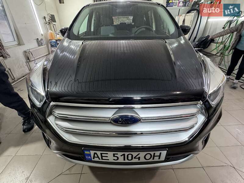 Внедорожник / Кроссовер Ford Escape 2017 в Днепре