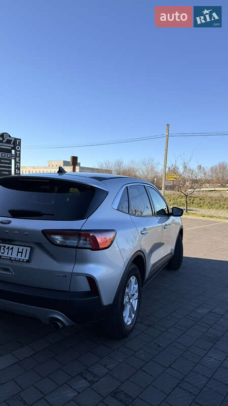 Позашляховик / Кросовер Ford Escape 2020 в Стрию
