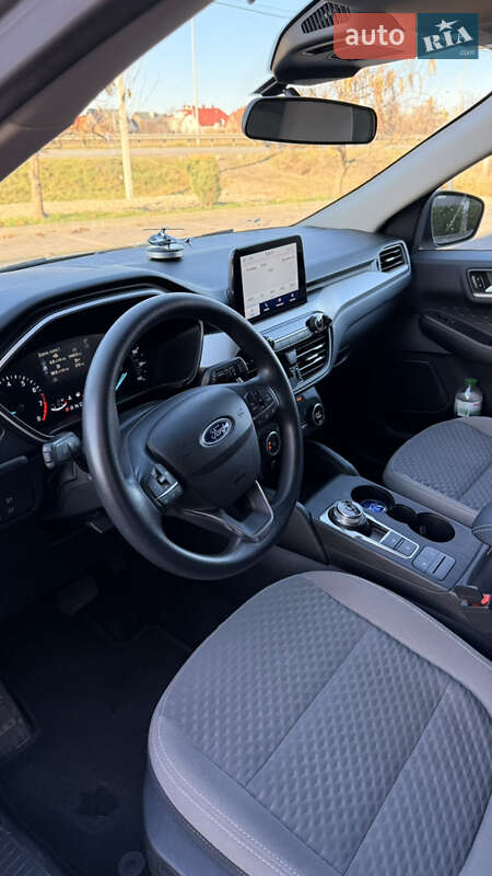 Позашляховик / Кросовер Ford Escape 2020 в Стрию