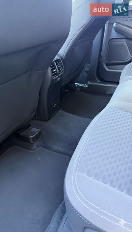 Позашляховик / Кросовер Ford Escape 2020 в Стрию