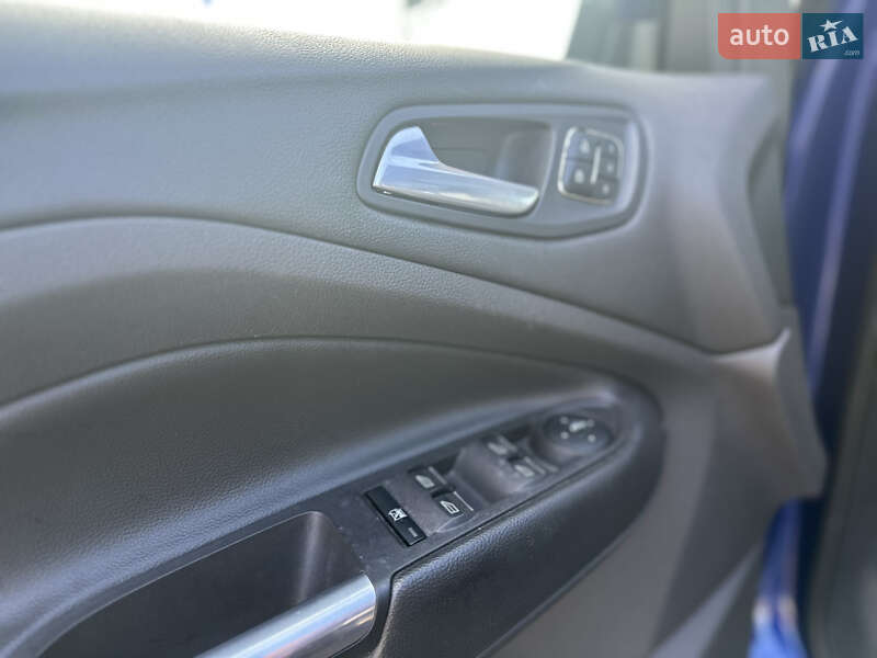 Внедорожник / Кроссовер Ford Escape 2012 в Днепре