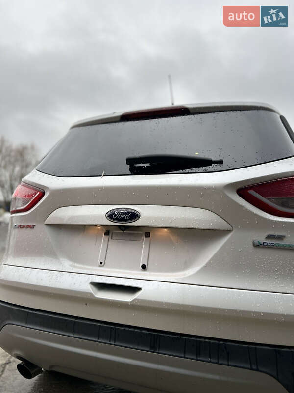 Внедорожник / Кроссовер Ford Escape 2015 в Шепетовке