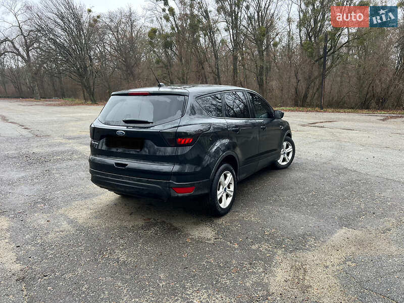 Внедорожник / Кроссовер Ford Escape 2016 в Черкассах