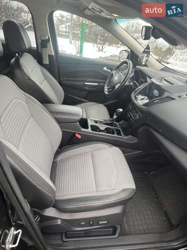 Позашляховик / Кросовер Ford Escape 2016 в Львові