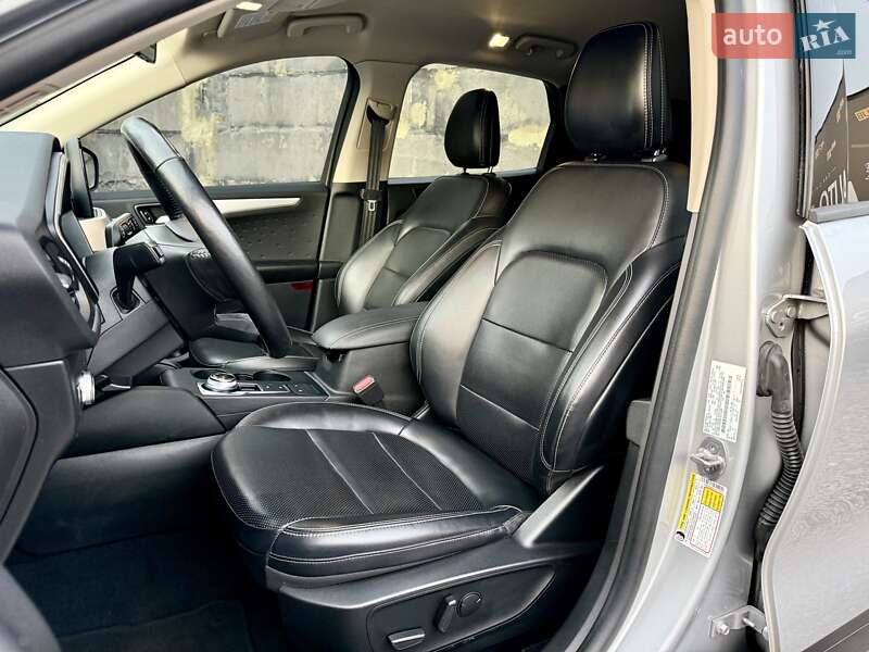 Внедорожник / Кроссовер Ford Escape 2020 в Харькове